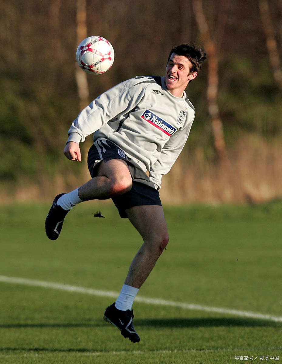 爱游戏-射击大奖赛，齐鲁玄武队与三湘闪电队鏖战，VAR改判成焦点！冲刺阶段不容有失(东京奥运会三姿射击决赛回放)