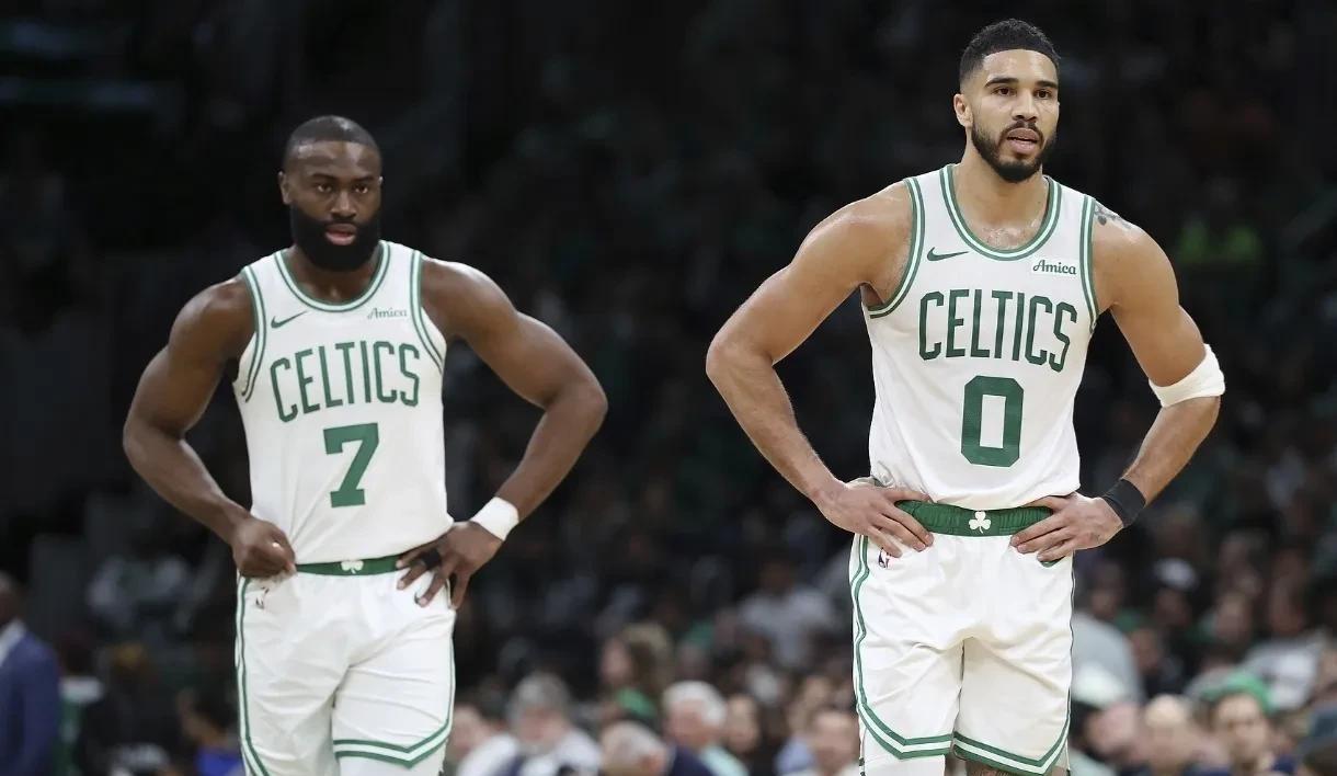 爱游戏娱乐-包含塔图姆赛事官方发布赛事规则更新新规，独行侠争议不断！的词条