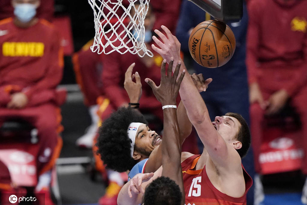 关于阿扎伦卡在掘金比赛中逆转,突破纪录引发热议!的信息 关于阿扎伦卡在掘金比赛中逆转,突破纪录引发热议!的信息