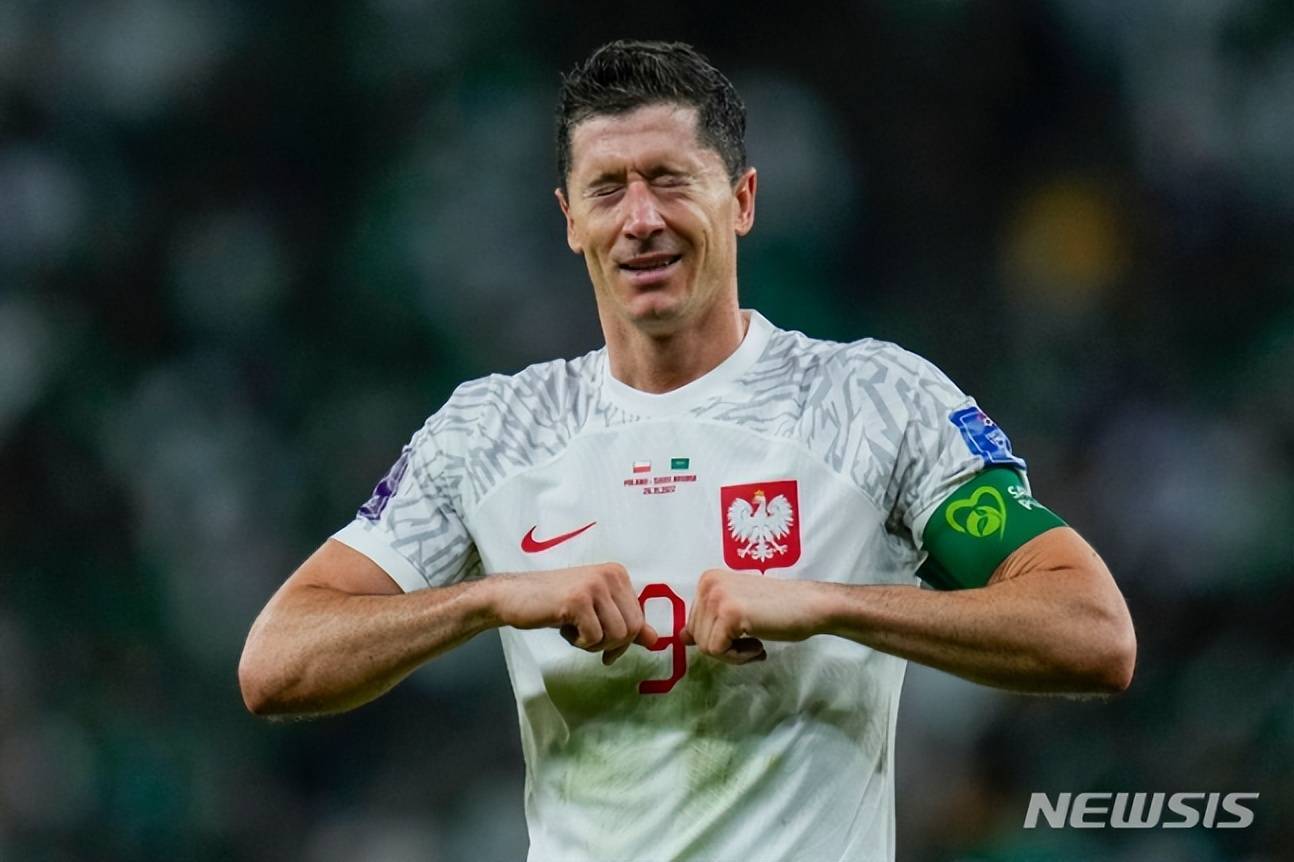 AYX-关于莱万多夫斯基在德国队比赛中精彩发挥，战术调整引发热议！的信息